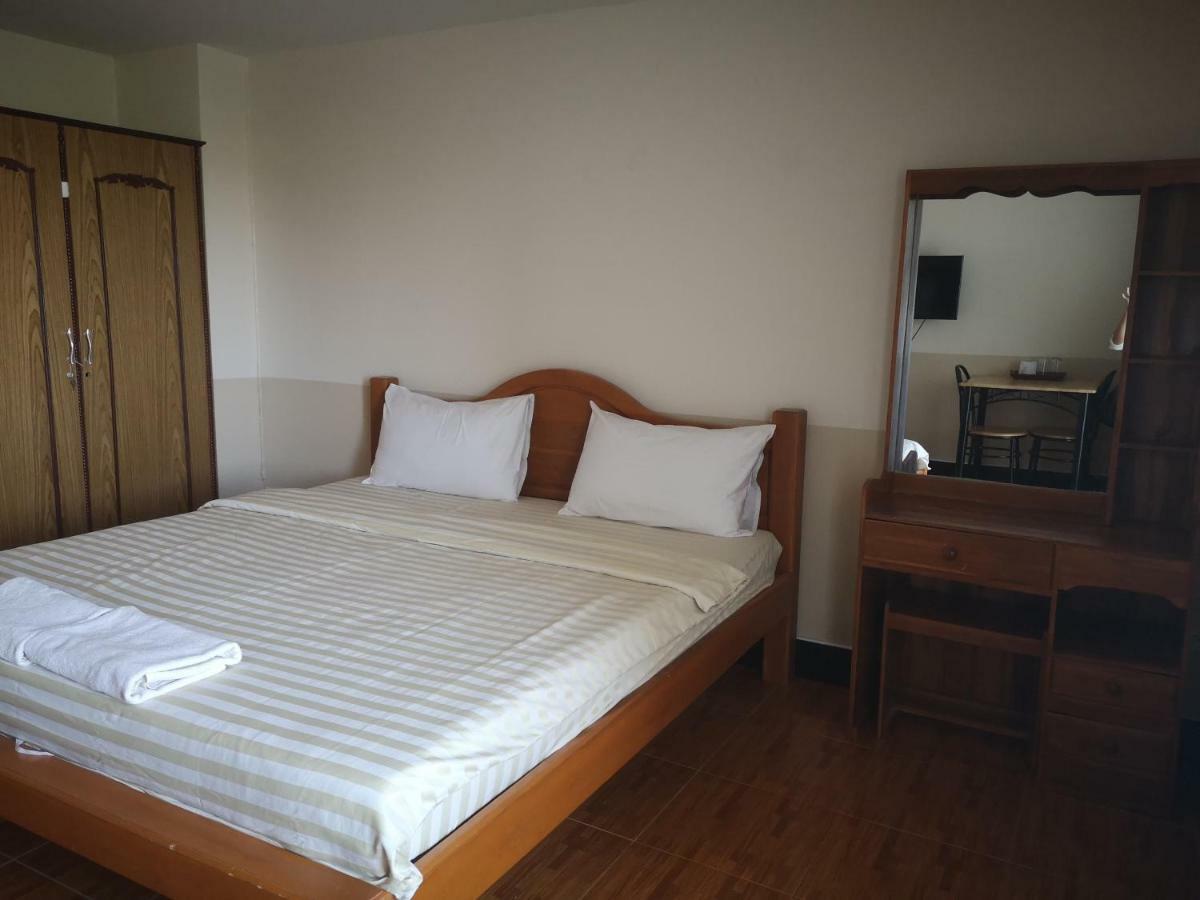 Sab Suwarn Mansion Hotel Suphan Buri Exterior foto