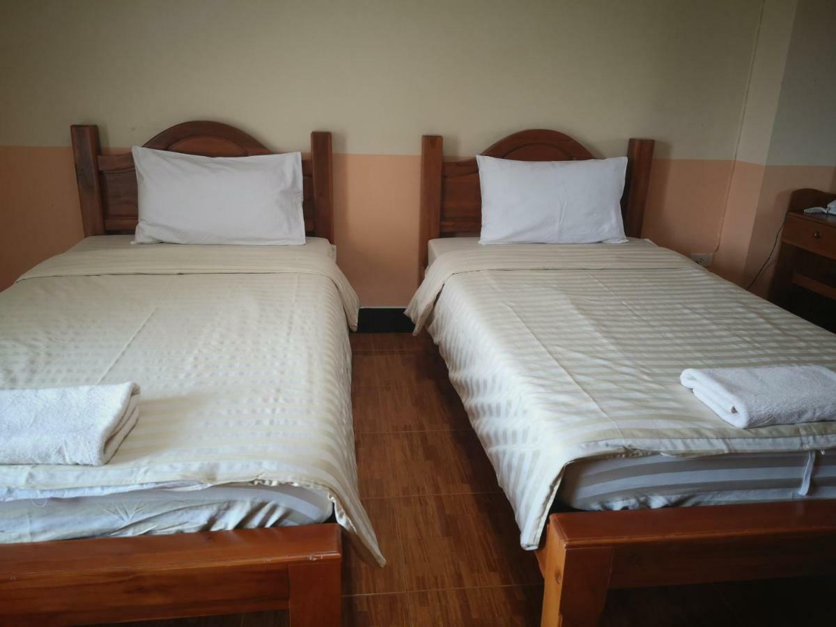 Sab Suwarn Mansion Hotel Suphan Buri Exterior foto